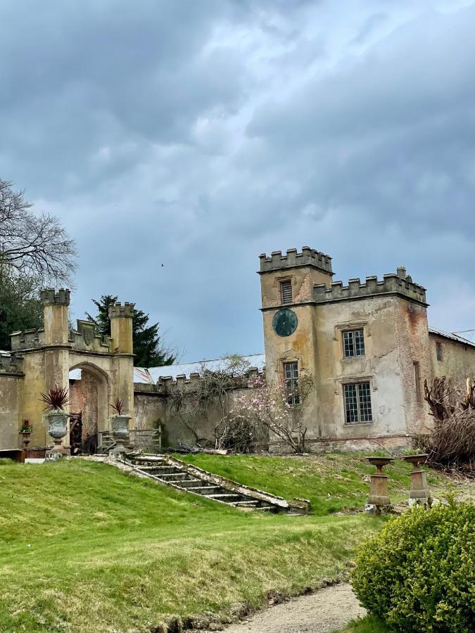 Llanerchydol Hall Suites Welshpool Kültér fotó